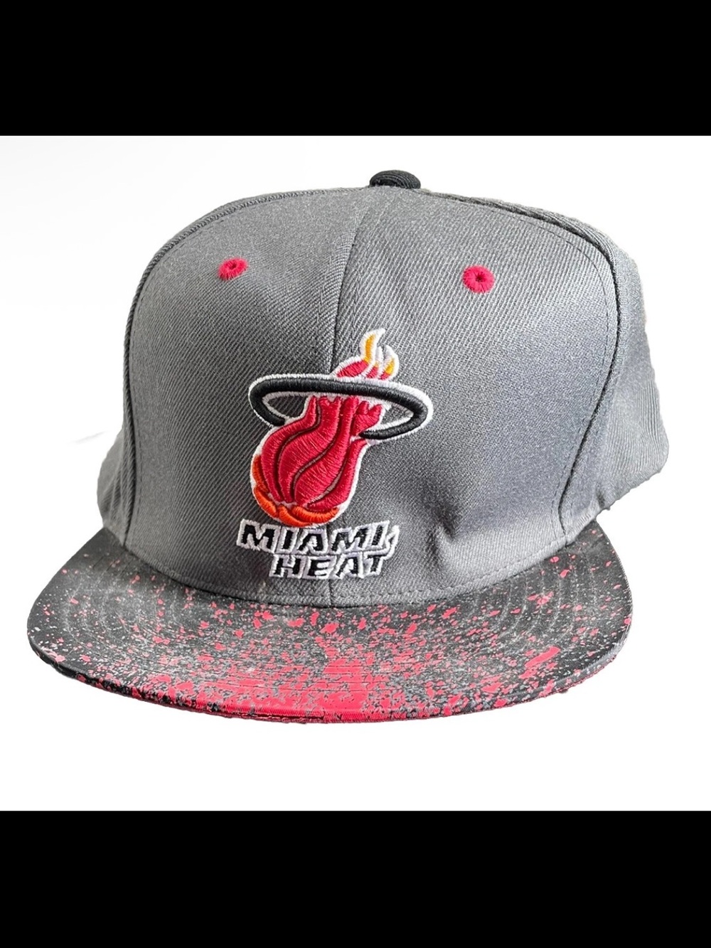 Miami Heat Gray & Red Split-Brim Snapback Hat